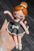 Ballerina Doll Amigurumi Pattern step 1 - construction progress